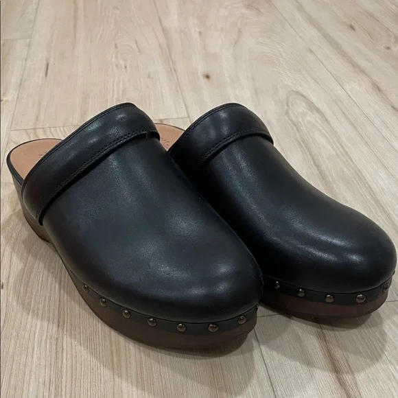 Madewell Black Leather Slip-On Clogs - Picture 5 of 5